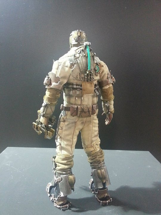Illustration for article titled Photos Of The New Dead Space And Titanfall Figures